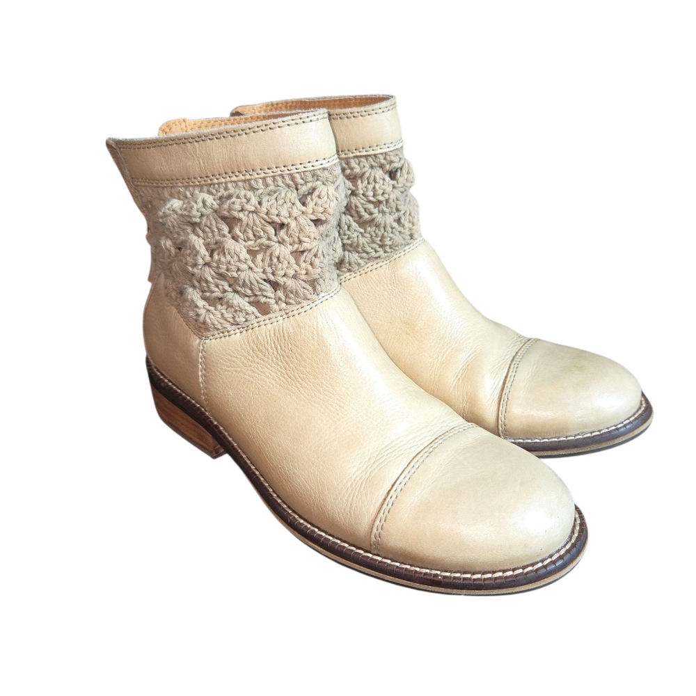 Latigo Carly‎ Anthropologie Beige Crochet Accented Back Zip Ankle Booties Sz 7.5